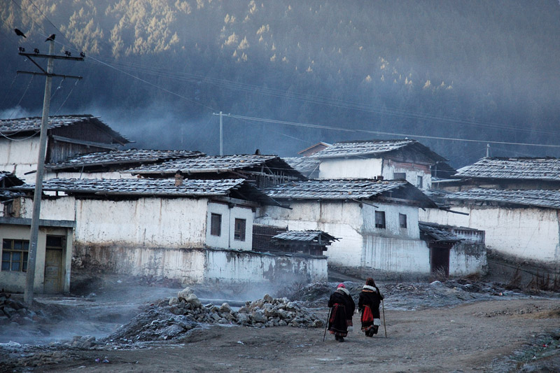 朝拜归来 摄影 鲁汉2008