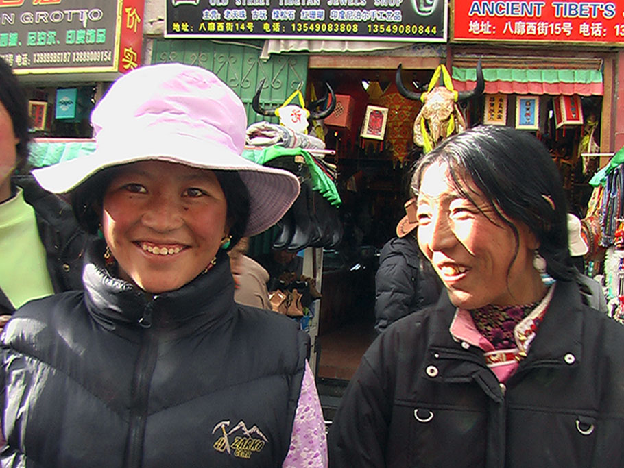 藏族母女 摄影 绿茶山地