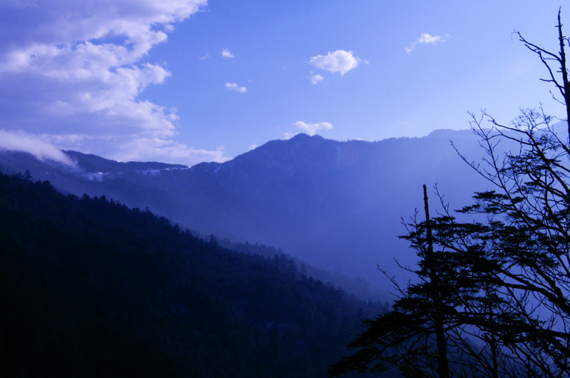 大凉山《晨》 摄影 吴聪全