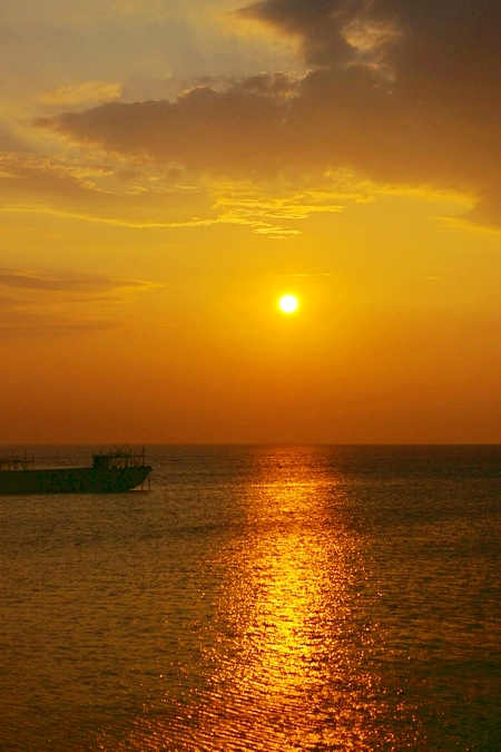 《海边。夕阳》 摄影 紫丁