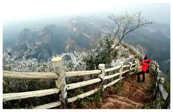 《一道风景线》 摄影 潘跃丰