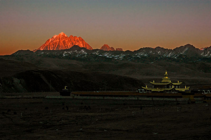 垭拉神山夕照 摄影 杨双