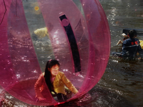 水上太空 摄影 火锅女王