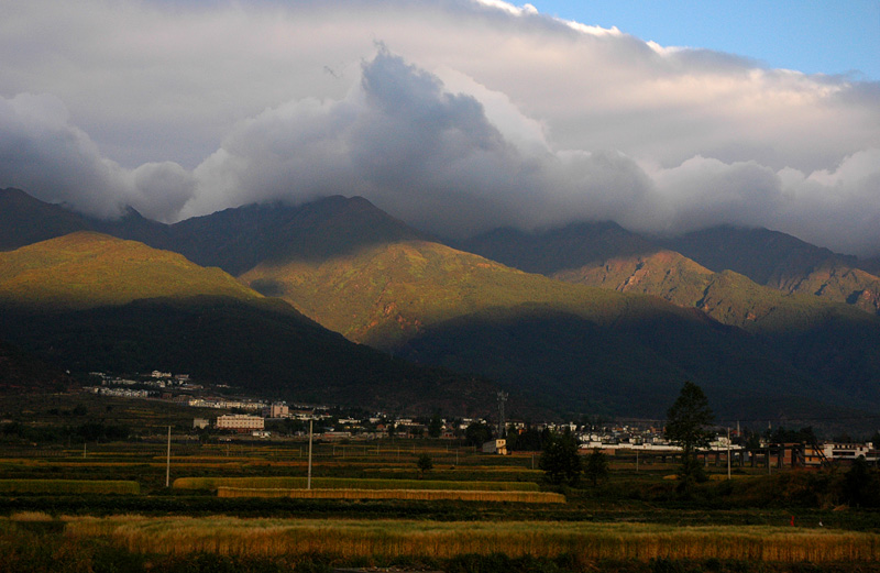 《飘动的苍山》 摄影 晓风晨曦