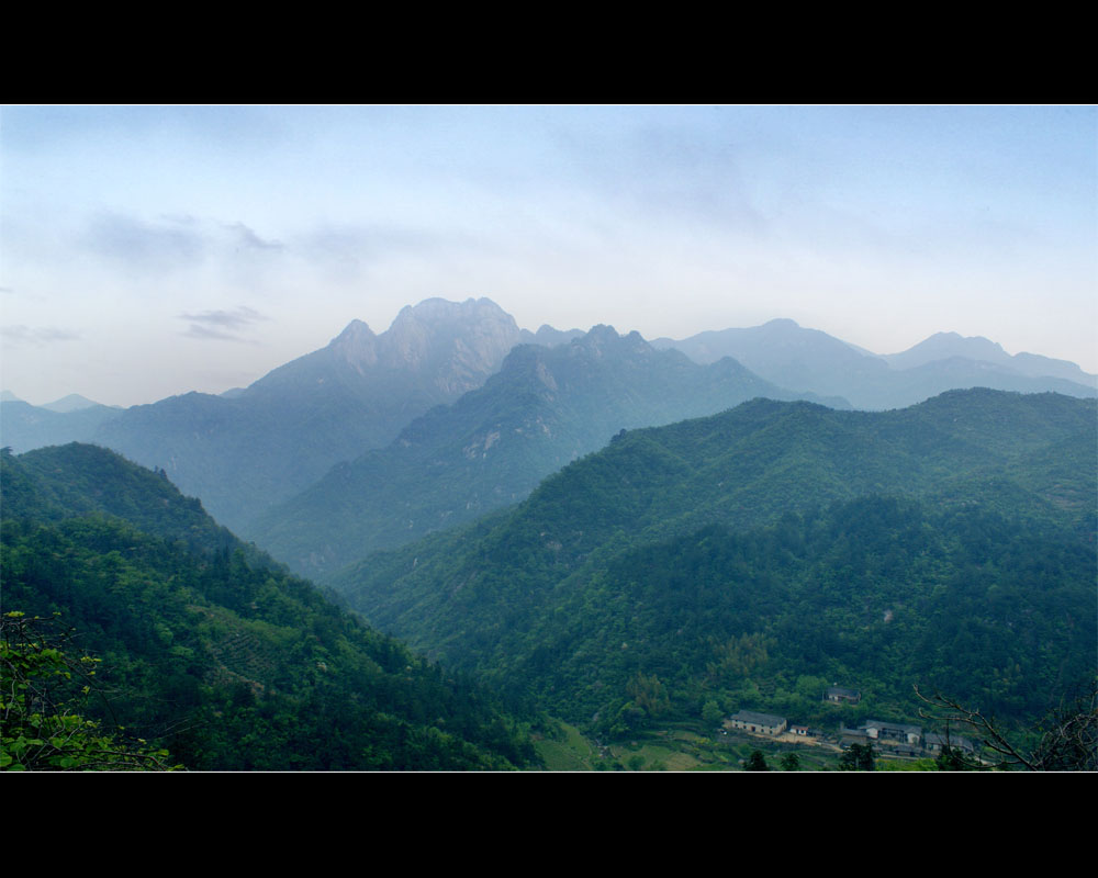 岳西行-2    明堂山雄姿 摄影 山沐