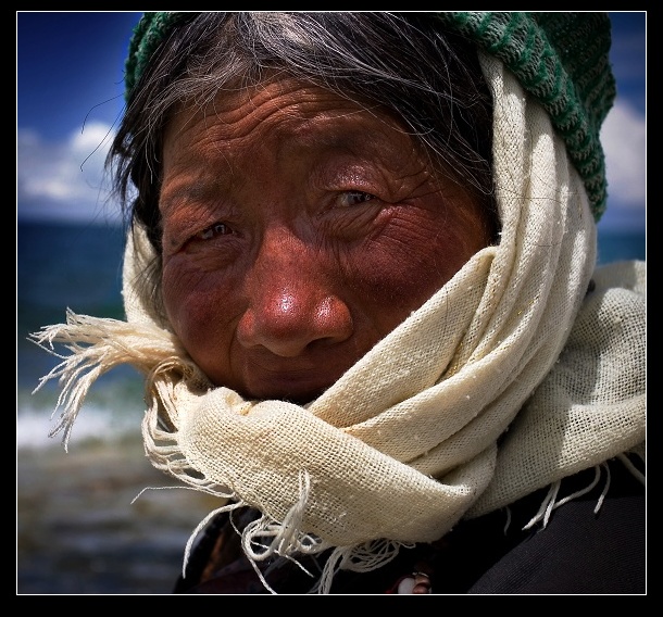 守望圣湖的藏民 摄影 海风轻轻地吹