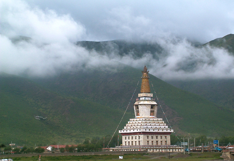 白塔 摄影 流云青山