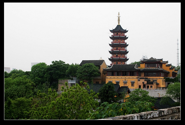 《鸡鸣寺》 摄影 阿亮南京