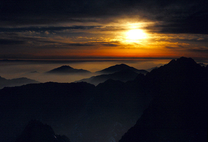 静静的山峦 摄影 黄山根宝