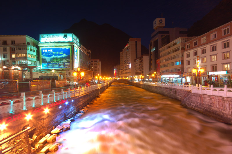 康定之夜——折多河两岸 摄影 别日山