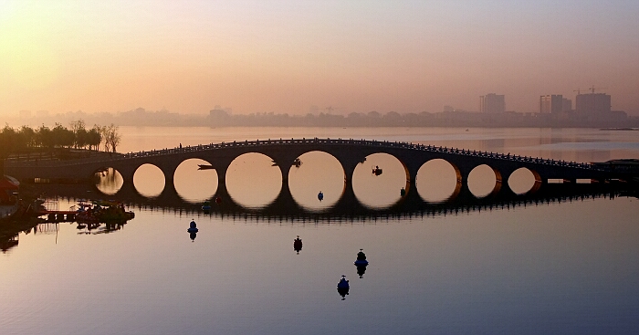 晨曦中的九孔桥 摄影 平分秋色