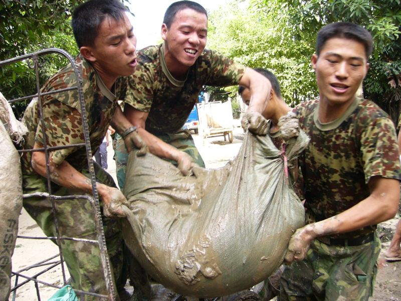 清理泥淤 摄影 激情枪手