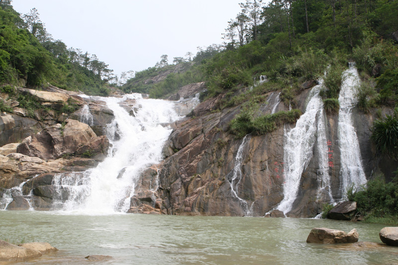 峡谷飞瀑 摄影 王王