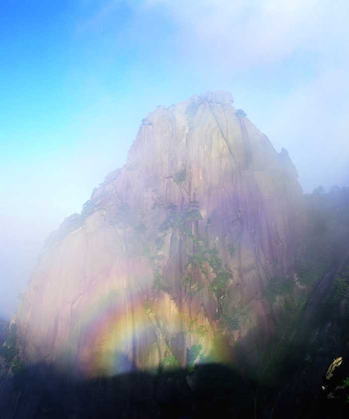 秀峰幻影 摄影 黄山根宝