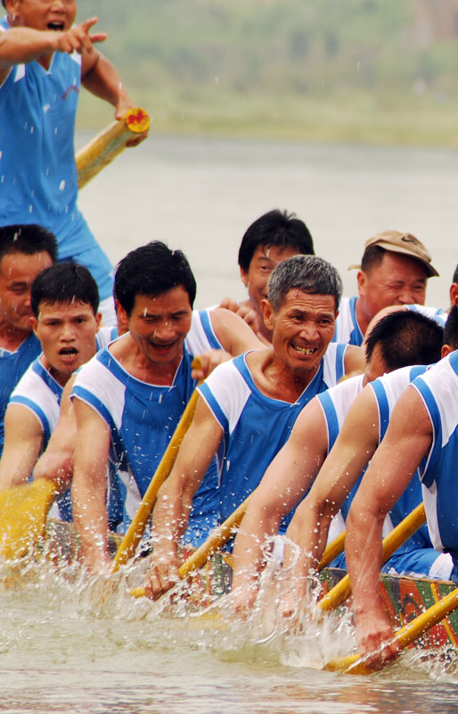 奋争—2007年燕城瑞午龙舟赛特写 摄影 霞湖客