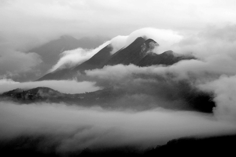 巫山云 摄影 巫峡江边人