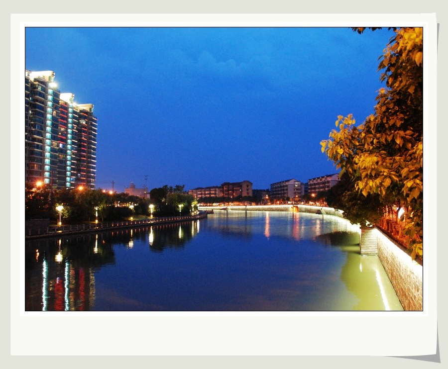 雨后夜色 摄影 叶韵