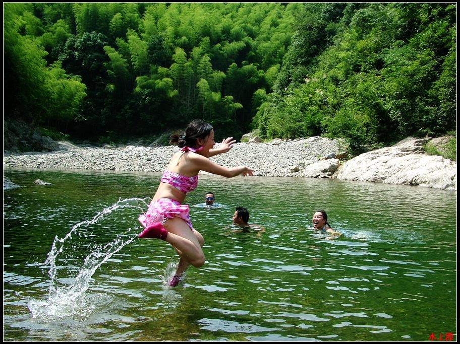 水上漂 摄影 喀嚓一声