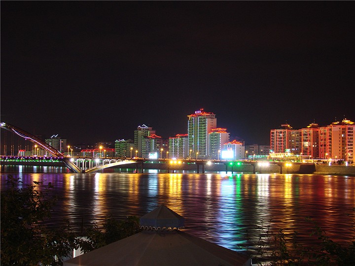 绵阳涪江夜景 摄影 阿拉马力