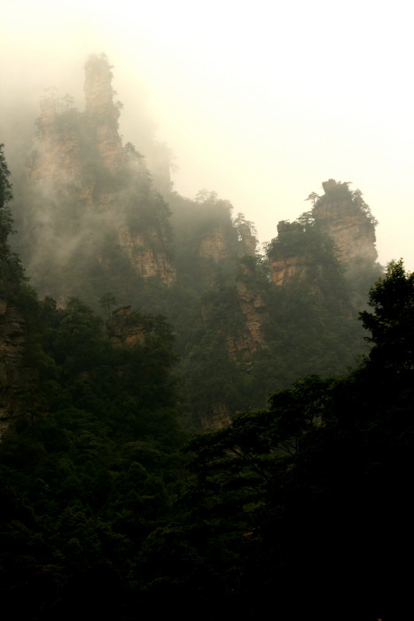 雾里看山 摄影 小巷妇人