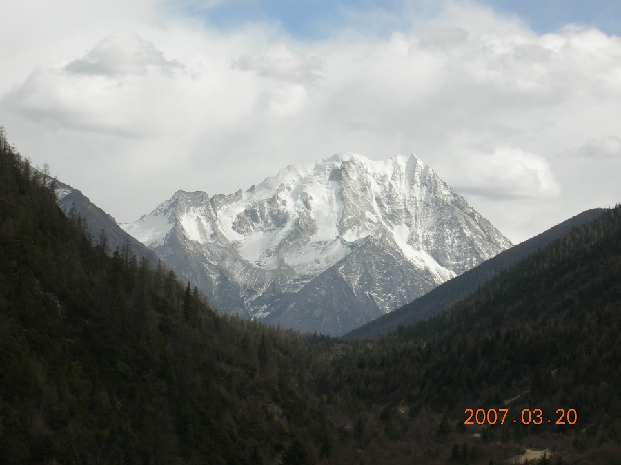 雅拉雪山 摄影 欣喾