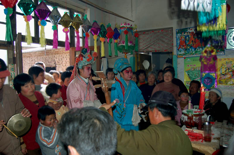 《怀乡行/乡村庙会》之“请戏还愿” 摄影 金鹏