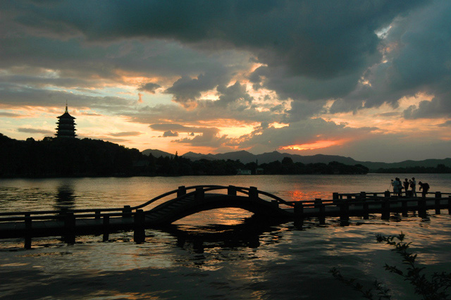 雷峰夕照 摄影 宜娜