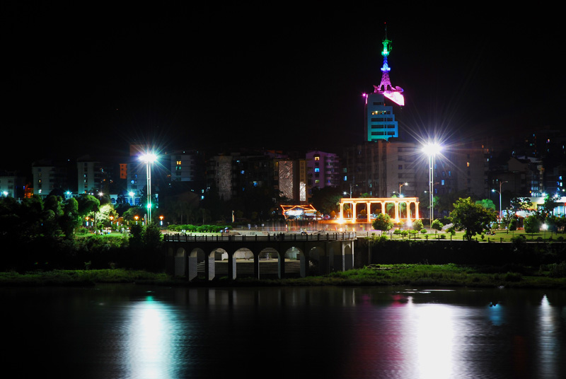 燕城之夜—燕江之畔2 摄影 霞湖客