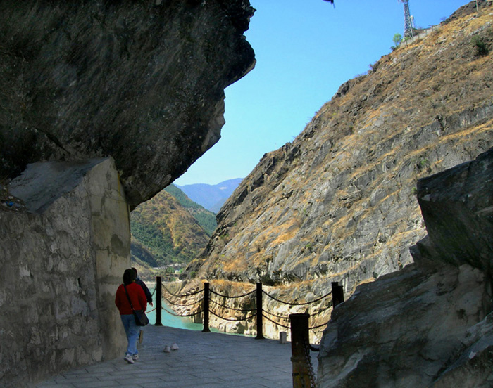 虎跳峡峡谷 摄影 缤纷的大地