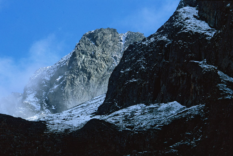 积雪的山体 摄影 那人