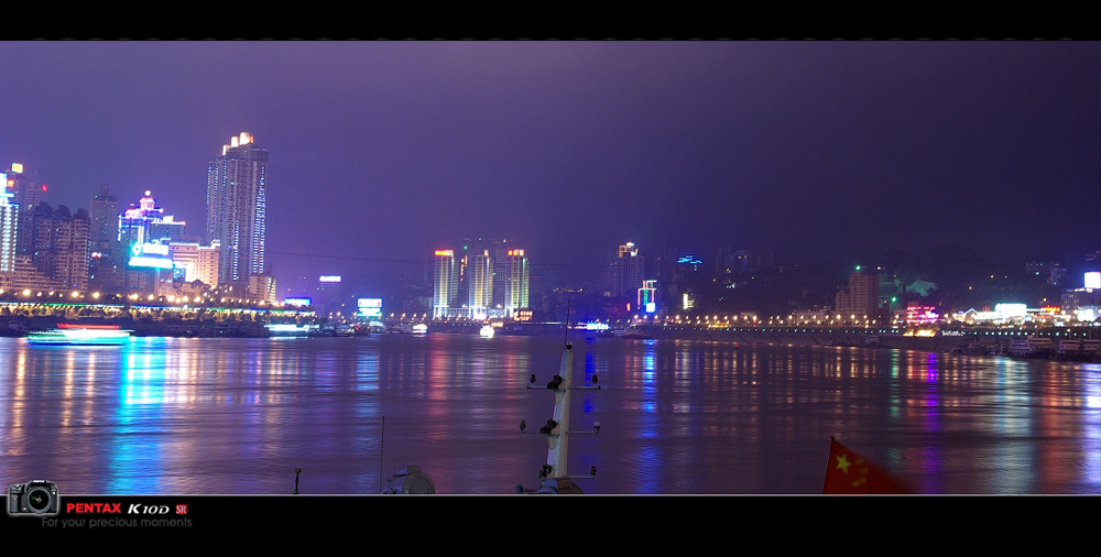 山城夜景 摄影 一扇晴窗