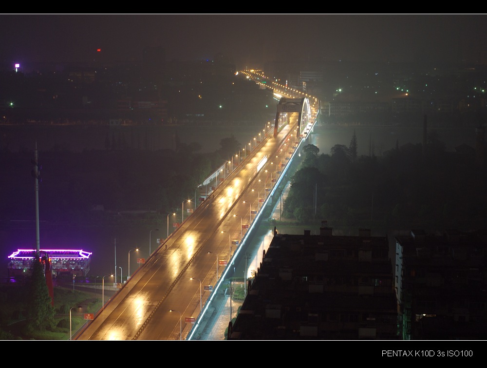 秋雨中的夜景 摄影 宁静