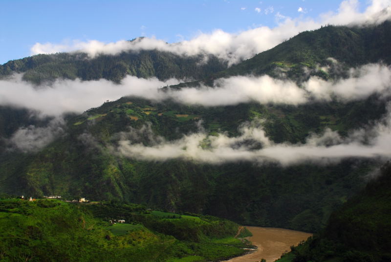 高峡哈达云 摄影 辛巴达