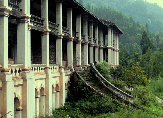 虔心安放的地方 摄影 金秋雨