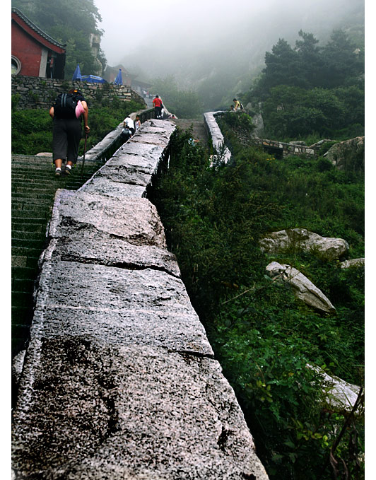 山路朝天 摄影 唐都