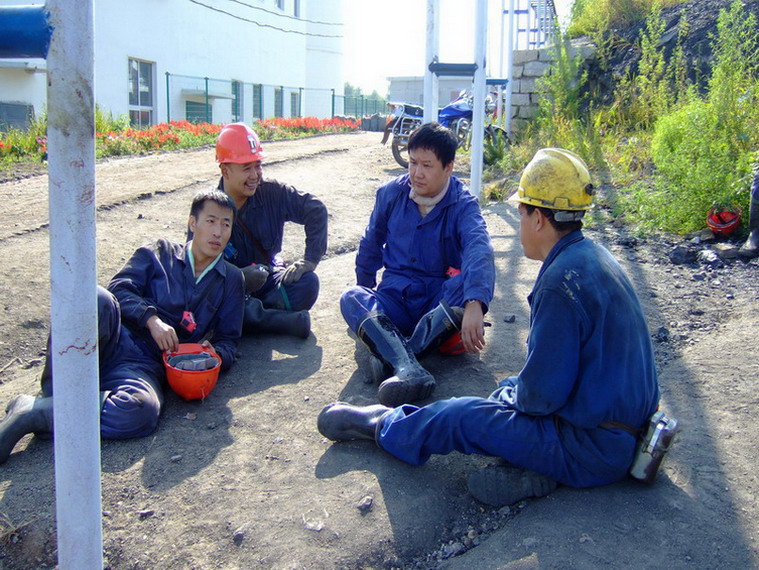 入井前研究工作 摄影 紫衣蝴蝶