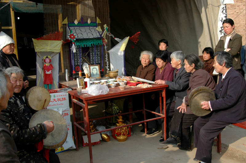 《怀乡行/冀南葬俗》———灵堂超度 摄影 金鹏