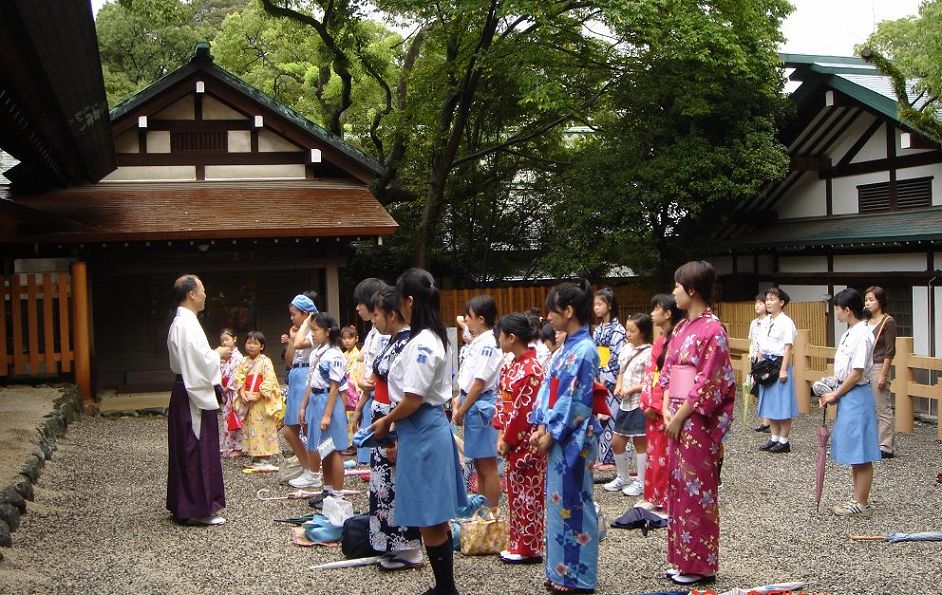 学茶道的小学生 摄影 mqqt