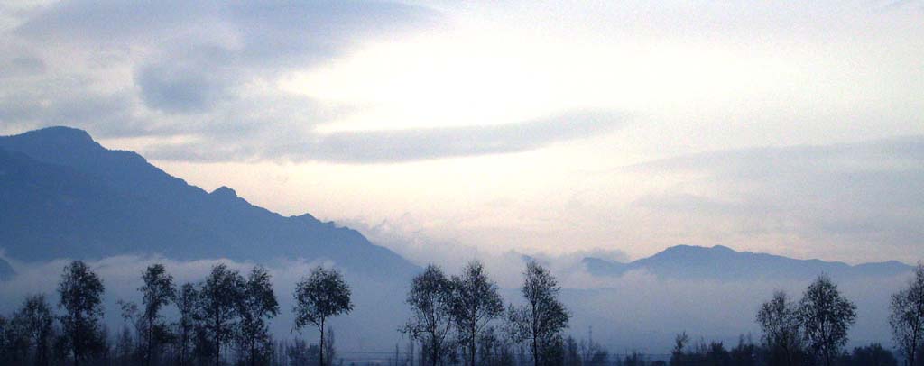 雨后青山浓雾中 摄影 mingm