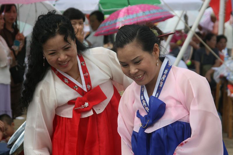 民俗系列 -------朝鲜族姑娘 摄影 贾广顺