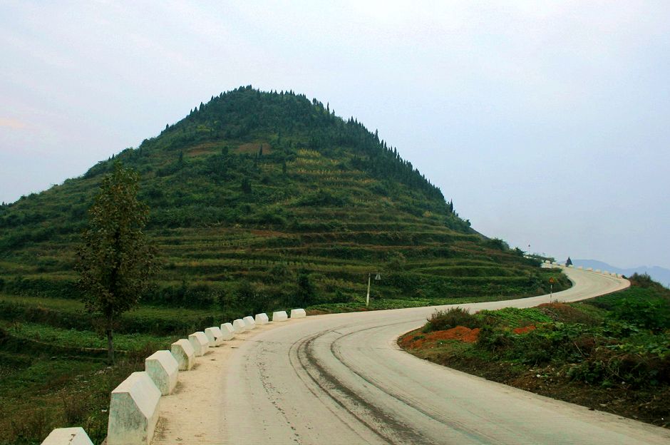 山路弯弯 摄影 贵州神龙