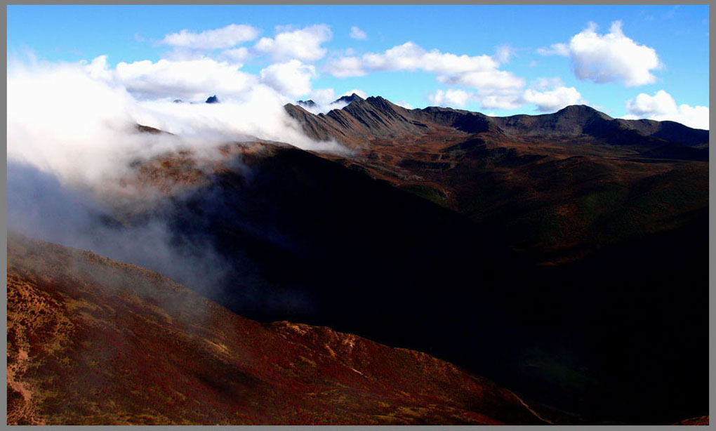 雾锁神山 摄影 寻梦高原