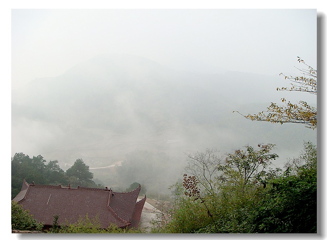 雾中石佛山 摄影 蓝心鱼