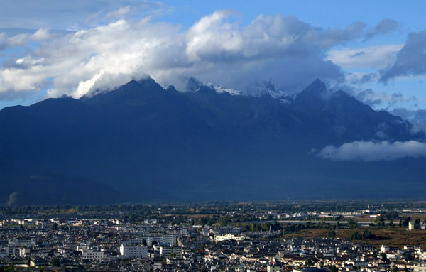 远眺玉龙雪山 摄影 山川之间