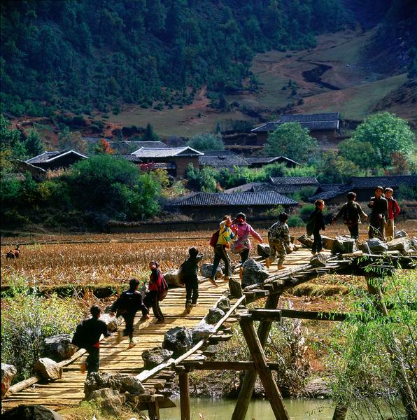 《放学路上》 摄影 鸿福阁