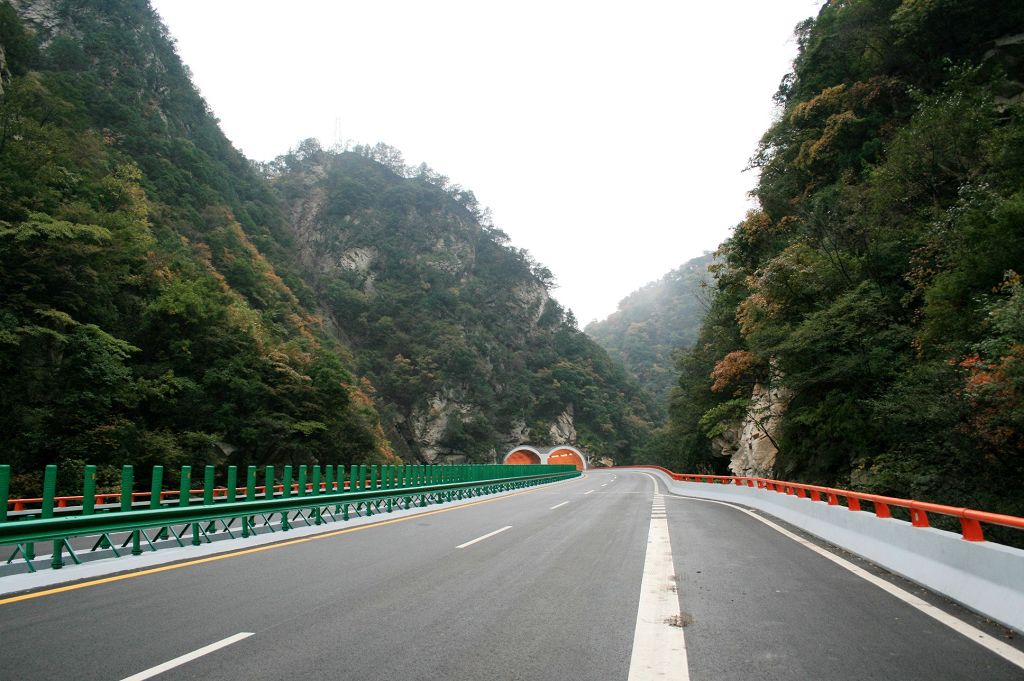 2007-11-22 Highway 摄影 贵州神龙