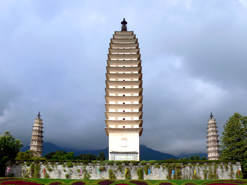 大理崇圣寺三塔 摄影 厚地天高