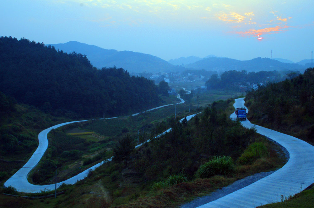 山　　道 摄影 龙池山水