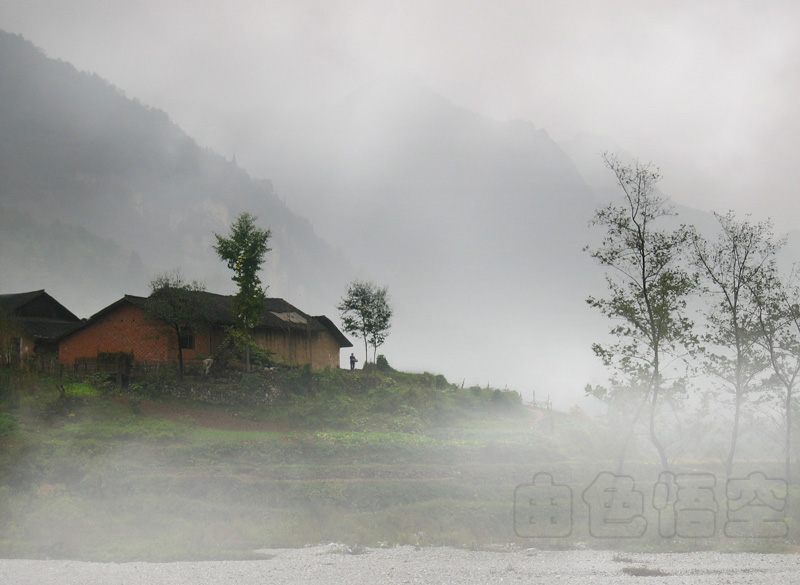 山湾烟雨 摄影 由色悟空