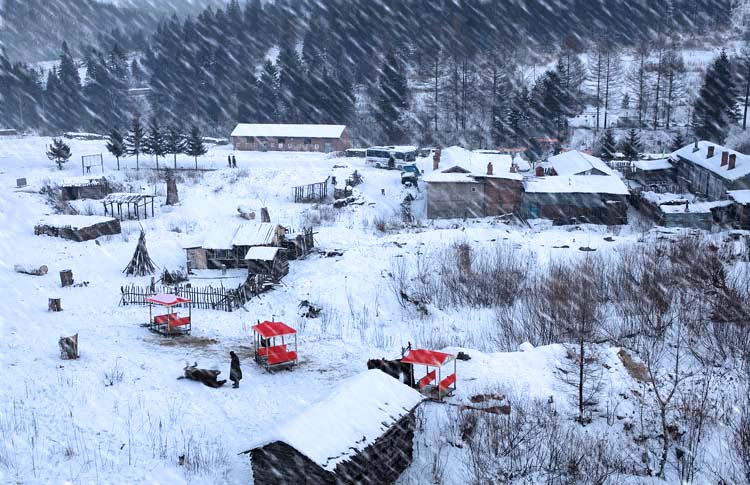 风雪山村 摄影 四宝